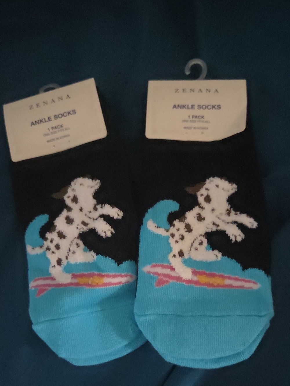 Zenana Outfitters Men’s Black & Blue Dalmatian Surf Ankle Socks